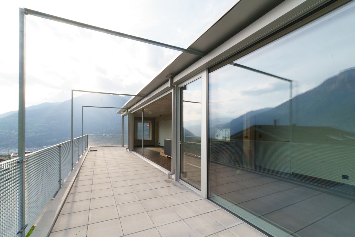Dachterrasse mit Bergblick